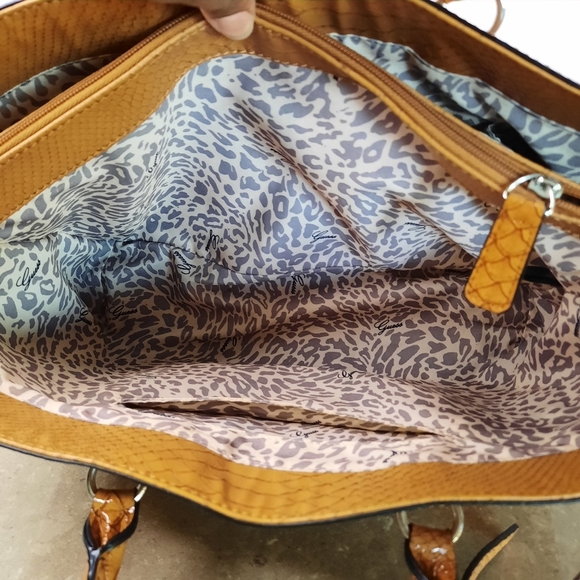 Guess Handbag Business Tote Large Camel Color Chain Accents Faux Snake Skin - Picture 12 of 14